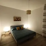 Violet - Apartment