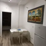 Apartment Violet -